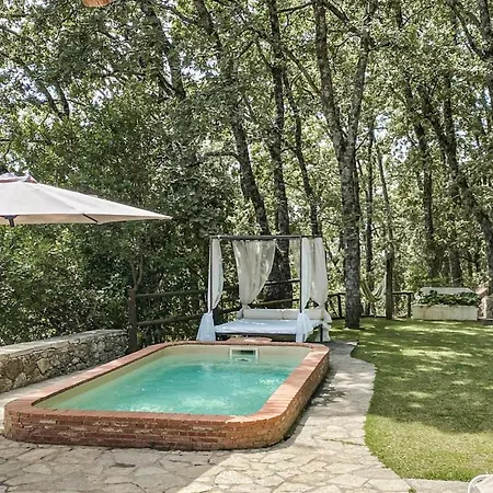 Stunning In With Wifi, 4 Bedrooms And Outdoor Swimming Pool