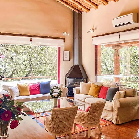 Stunning In With Wifi, 4 Bedrooms And Outdoor Swimming Pool بيت للعطل