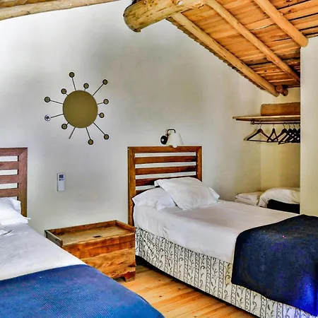 Stunning In With Wifi, 4 Bedrooms And Outdoor Swimming Pool