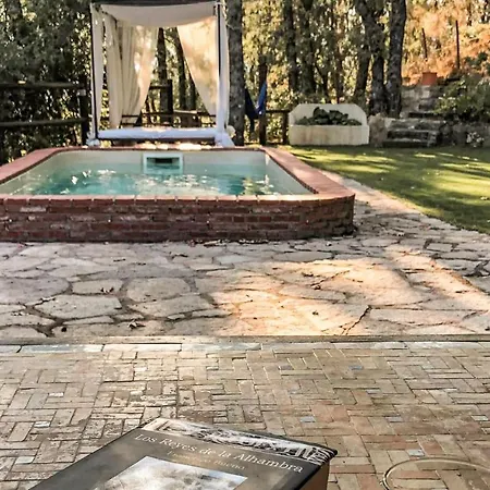 بيت للعطل Stunning In With Wifi, 4 Bedrooms And Outdoor Swimming Pool كانديليدا