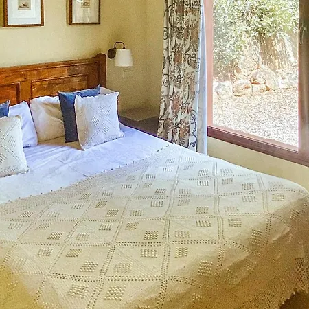 بيت للعطل Stunning In With Wifi, 4 Bedrooms And Outdoor Swimming Pool